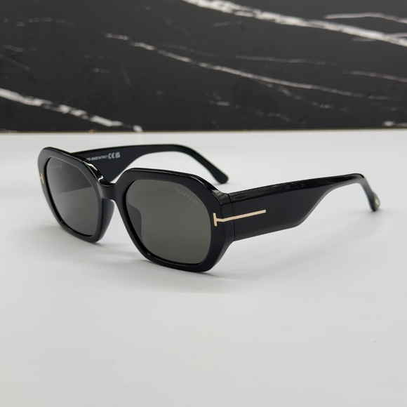 NEW TOM FORD TF917 01A WOMEN SQUARE SUNGLASSES TOM FORD VERONIQUE-02 FT0917/S - Picture 5 of 10